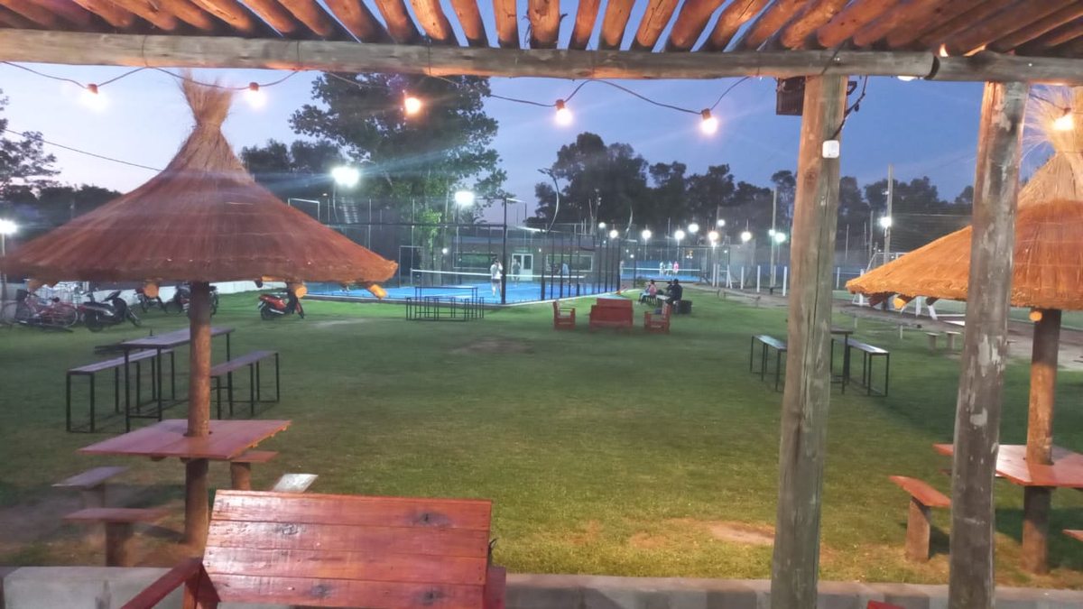 Area de esparcimiento nocturna